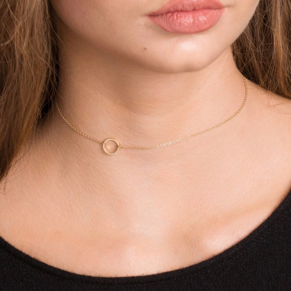 Elegant Geometric Gold Circle Pendant Choker Necklace